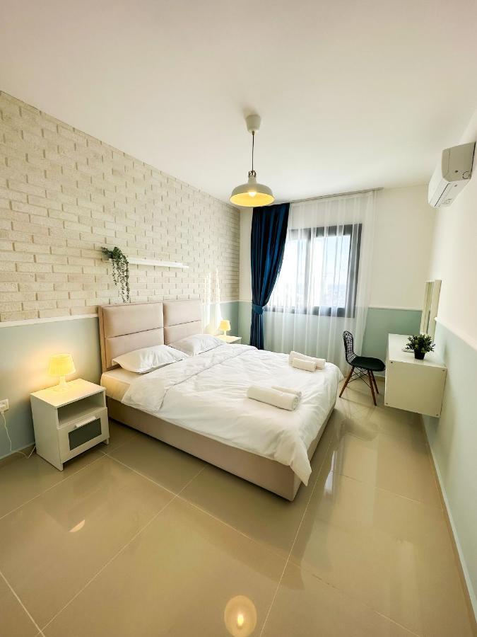 Luxury Sea View Two Bedroom Apartment In Caesar Resort & Spa, Long Beach Perivolia tou Trikomou エクステリア 写真